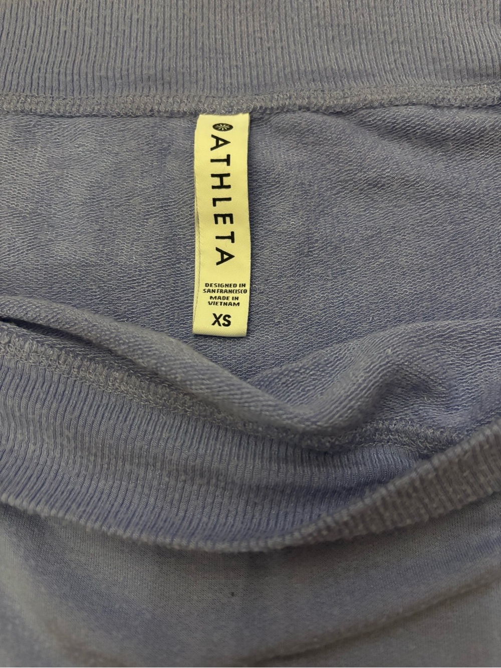 NWOT Athleta Dusty Lavender Pullover Top off shoulder flawless XS